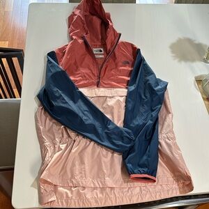 Northface women’s Windwall